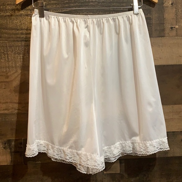 Vintage White Nylon Lacy Bloomers Slip Shorts Med